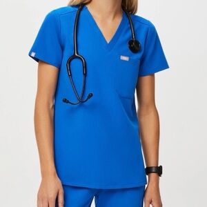 EUC Figs "Catarina" 1-pocket scrub top in Royal Blue (PETITE) - S